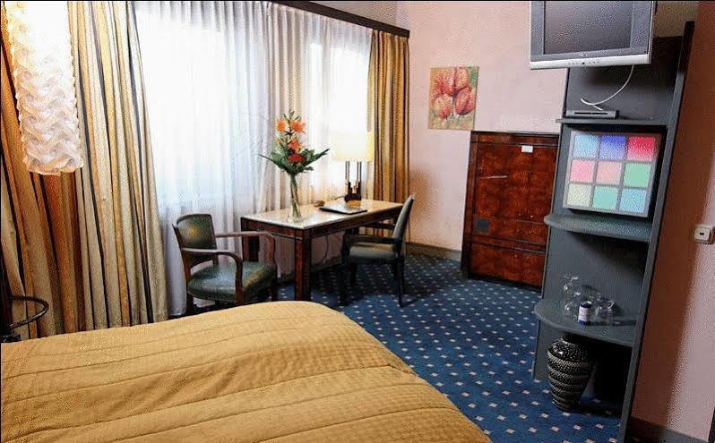 Smarthotel Ingelheim Екстериор снимка